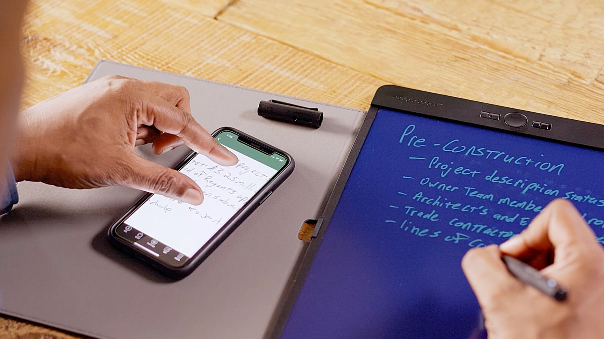 Man using the Blackboard app to view notes written with Blackboard Smart Pen
