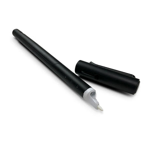 Close up of Blackboard Smart Pen with cap removed