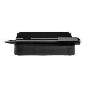 Blackboard™ Easel + Pen front view